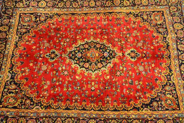 Tappeto persiano Korassan, firmato, campo a motivo floreale