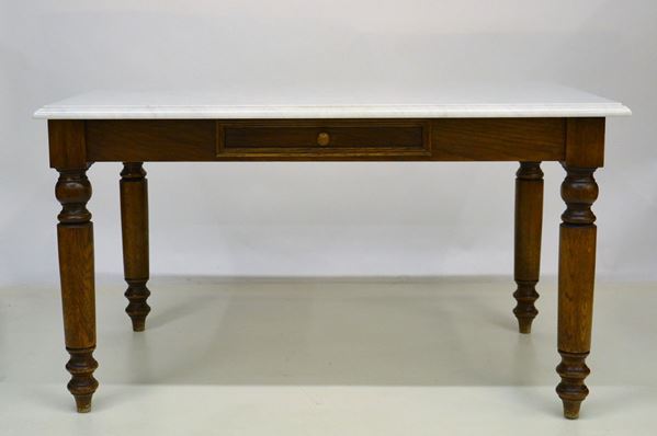 Tavolo, sec. XX, in rovere,