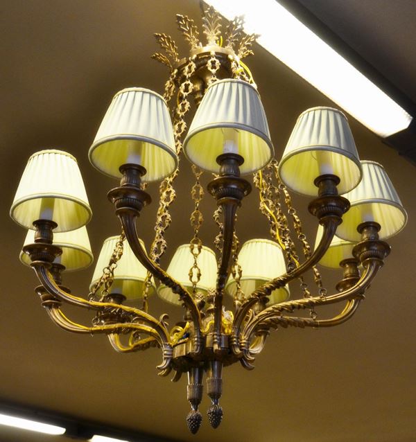 Lampadario, inizi sec. XX, in bronzo,