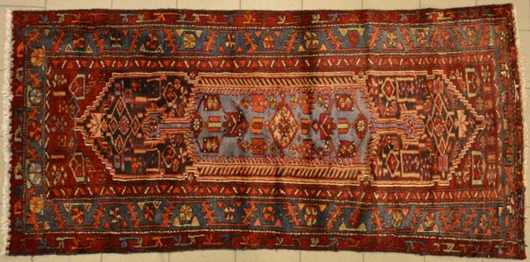 Tappeto, Caucaso, sec. XX,  - Asta GIOIELLI, ARGENTI, ARREDI, OGGETTI D'ARTE E DIPINTI - Poggio Bracciolini Casa d'Aste
