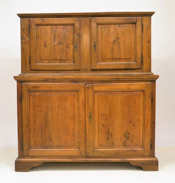 Credenza doppio corpo, sec. XVIII,&nbsp;&nbsp;&nbsp;&nbsp;&nbsp;&nbsp;&nbsp;&nbsp;&nbsp;&nbsp;&nbsp;&nbsp;&nbsp;&nbsp;&nbsp;&nbsp;&nbsp;&nbsp;&nbsp;&nbsp;&nbsp;&nbsp;&nbsp;&nbsp;&nbsp;&nbsp;&nbsp;&nbsp;&nbsp;&nbsp;&nbsp;&nbsp;&nbsp;&nbsp;&nbsp;&nbsp;&nbsp;&nbsp;&nbsp;&nbsp;
