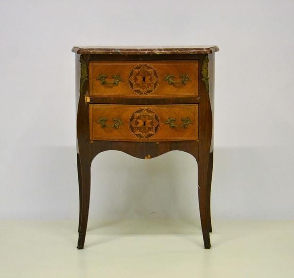 Comodino, inizi sec. XX,  - Asta GIOIELLI, ARGENTI, ARREDI, OGGETTI D'ARTE E DIPINTI - Poggio Bracciolini Casa d'Aste