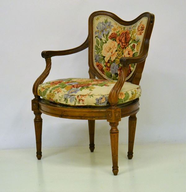 Poltroncina, sec. XIX, in noce,