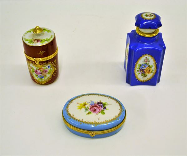 Bottiglietta, sec. XX, manifattura Sevres,&nbsp;&nbsp;&nbsp;&nbsp;&nbsp;&nbsp;&nbsp;&nbsp;&nbsp;&nbsp;&nbsp;&nbsp;&nbsp;&nbsp;&nbsp;&nbsp;&nbsp;&nbsp;&nbsp;&nbsp;&nbsp;&nbsp;&nbsp;&nbsp;&nbsp;&nbsp;&nbsp;&nbsp;&nbsp;&nbsp;&nbsp;&nbsp;