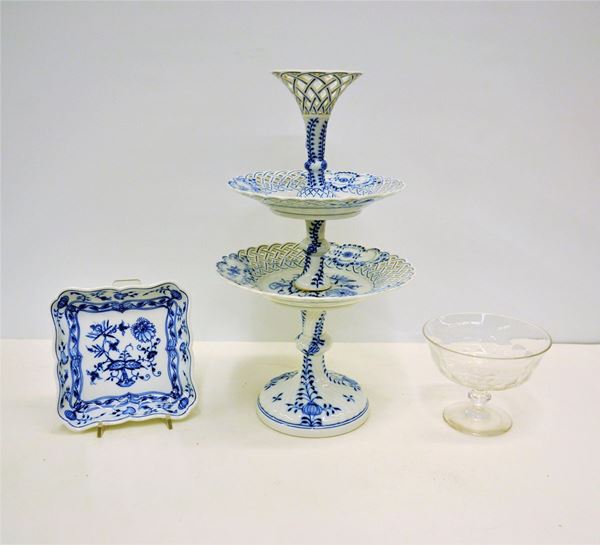 Alzata e piattino, sec. XX, manifattura Meissen,&nbsp;&nbsp;&nbsp;&nbsp;&nbsp;&nbsp;&nbsp;&nbsp;&nbsp;&nbsp;&nbsp;&nbsp;&nbsp;&nbsp;&nbsp;&nbsp;&nbsp;&nbsp;&nbsp;&nbsp;&nbsp;&nbsp;&nbsp;&nbsp;&nbsp;&nbsp;