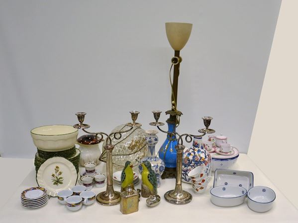 Due candelabri in metallo argentato&nbsp;&nbsp;&nbsp;&nbsp;&nbsp;&nbsp;&nbsp;&nbsp;&nbsp;&nbsp;&nbsp;&nbsp;&nbsp;&nbsp;&nbsp;&nbsp;&nbsp;&nbsp;&nbsp;&nbsp;&nbsp;&nbsp;&nbsp;&nbsp;&nbsp;&nbsp;&nbsp;&nbsp;&nbsp;&nbsp;&nbsp;&nbsp;&nbsp;&nbsp;&nbsp;&nbsp;&nbsp;&nbsp;&nbsp;