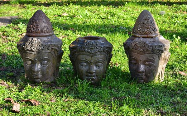 Tre sculture, sec. XX, in terracotta smalta,&nbsp;&nbsp;&nbsp;&nbsp;&nbsp;&nbsp;&nbsp;&nbsp;&nbsp;&nbsp;&nbsp;&nbsp;&nbsp;&nbsp;&nbsp;&nbsp;&nbsp;&nbsp;&nbsp;&nbsp;&nbsp;&nbsp;&nbsp;&nbsp;&nbsp;&nbsp;&nbsp;&nbsp;&nbsp;&nbsp;