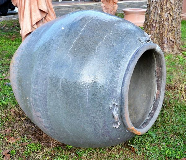 Orcio, sec. XX, in terracotta smaltata,&nbsp;&nbsp;&nbsp;&nbsp;&nbsp;&nbsp;&nbsp;&nbsp;&nbsp;&nbsp;&nbsp;&nbsp;&nbsp;&nbsp;&nbsp;&nbsp;&nbsp;&nbsp;&nbsp;&nbsp;&nbsp;&nbsp;&nbsp;&nbsp;&nbsp;&nbsp;&nbsp;&nbsp;&nbsp;&nbsp;&nbsp;&nbsp;&nbsp;&nbsp;&nbsp;