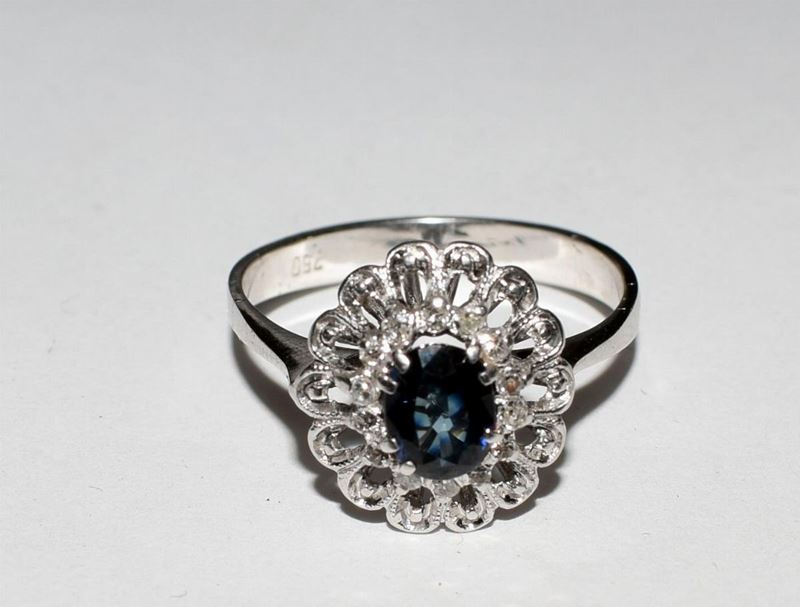 Anello in Oro Bianco, Diamanti e Zaffiro