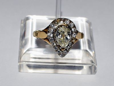 Anello, in Oro Giallo, Oro Bianco e Diamanti