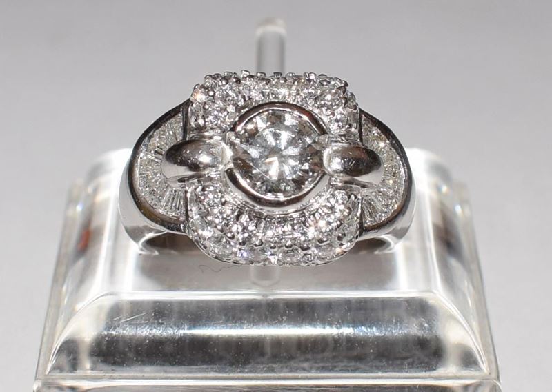 Anello in Oro Bianco e Diamanti