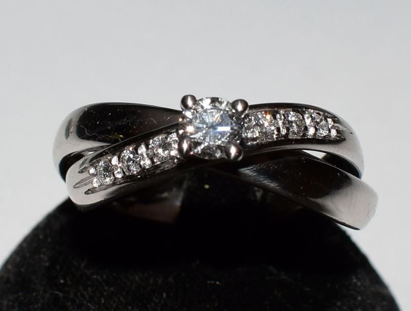 Anello in Oro Bianco con Diamanti Recarlo