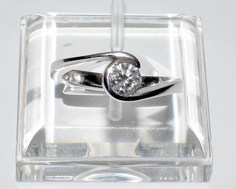 Anello in Oro Bianco e Diamanti