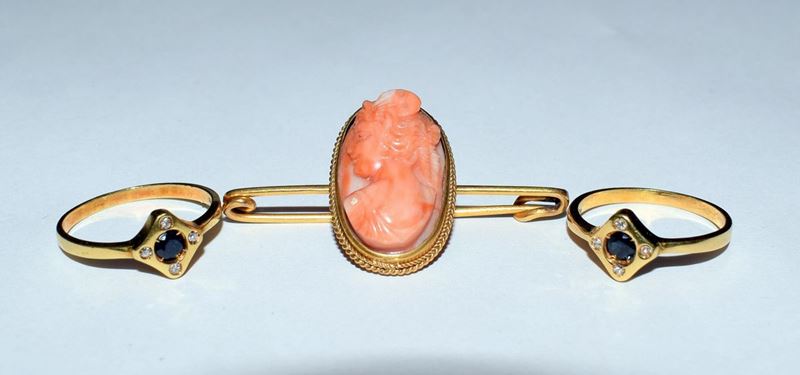 Spilla in Oro Giallo e Cammeo