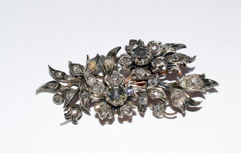 Spilla , Inizi Sec. XX ,in Oro, Argento e Diamanti