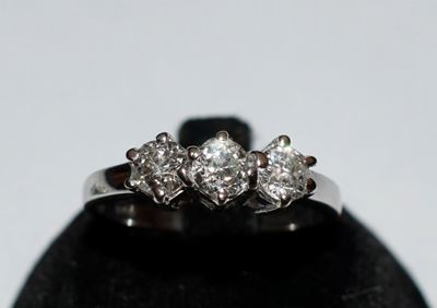 Anello Trilogy , in Oro Bianco e Diamanti