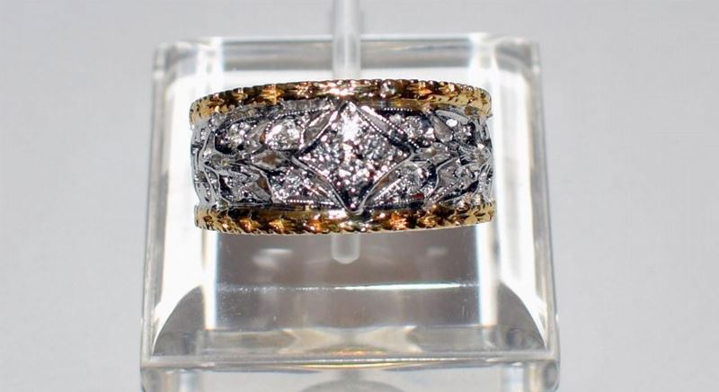 Anello in Oro Giallo, Oro Bianco e Diamanti