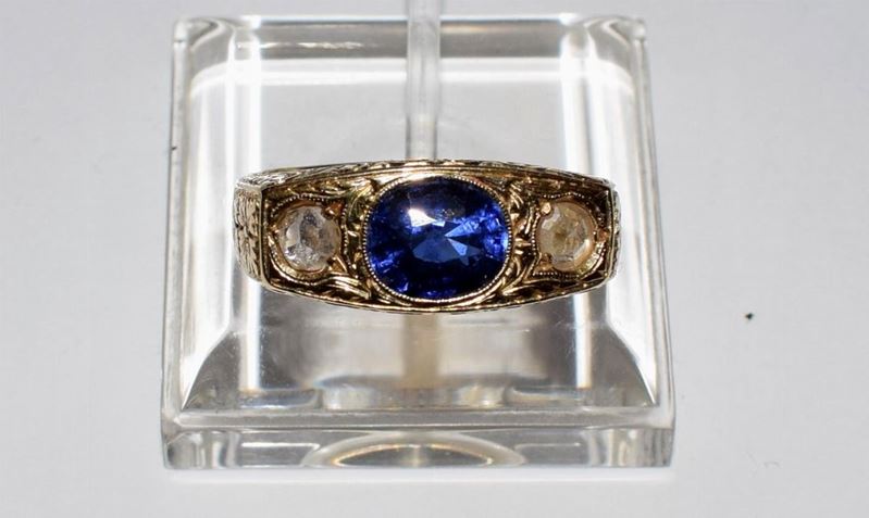 Anello in Oro Giallo, Diamanti e Pietra