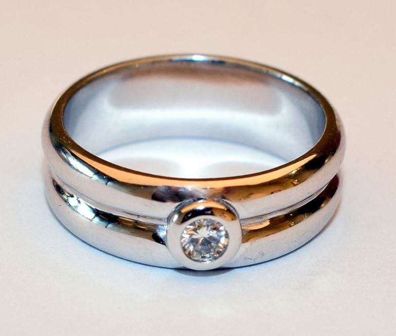 Anello in Oro Bianco e Diamante
