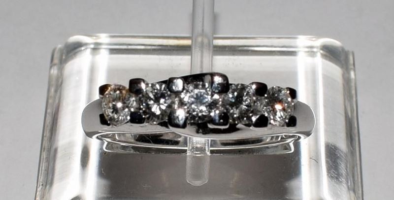 Anello Veretta , in Oro Bianco e Diamnati