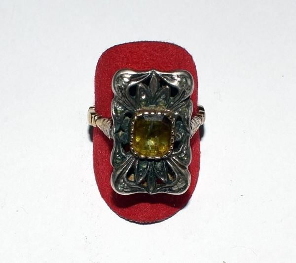 ANELLO ,INIZI SEC. XX , IN ORO GIALLO , ARGENTO E
