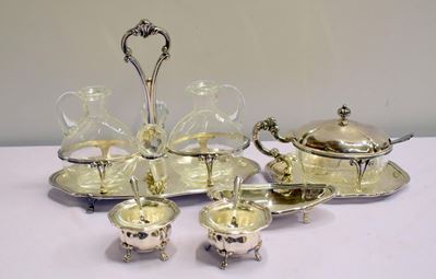 Oliera,formaggiera,due Saliere e Vaschetta ,