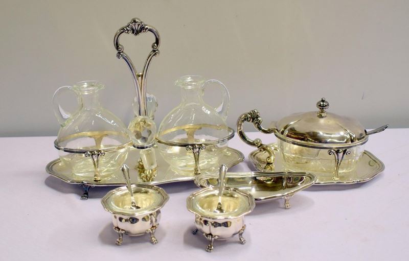 Oliera,formaggiera,due Saliere e Vaschetta ,
