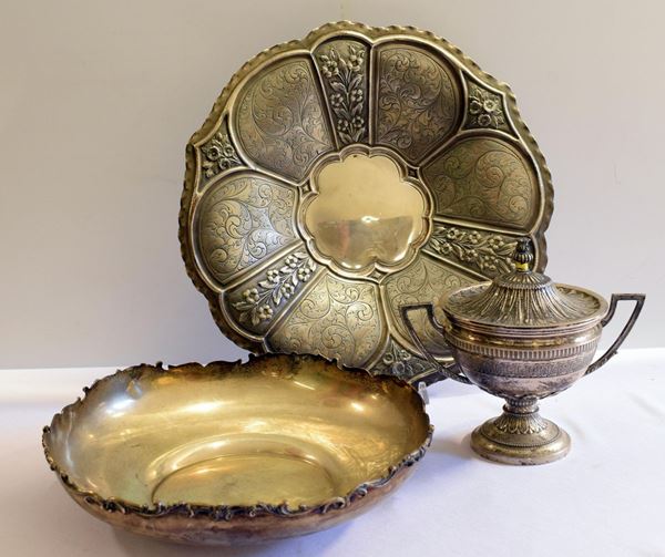VASSOIO , SEC. XX                                                           - Asta GIOIELLI, ARREDI D'ANTIQUARIATO, DIPINTI E SCULTURE - Poggio Bracciolini Casa d'Aste