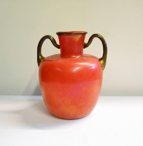 Vaso, sec. XX, in vetro di Murano rosso,                                  