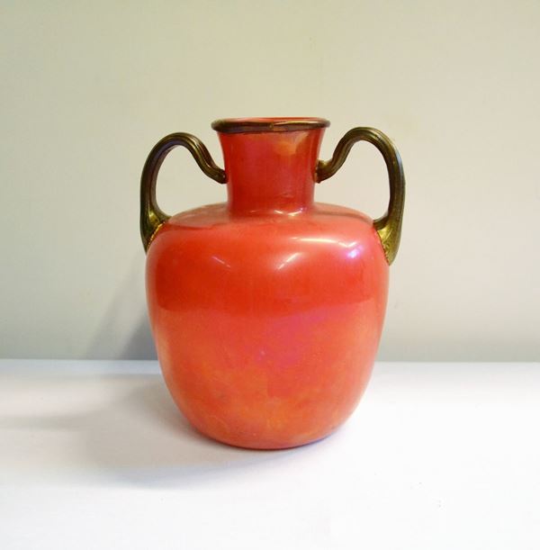 Vaso, sec. XX, in vetro di Murano rosso,                                    - Asta GIOIELLI, ARREDI D'ANTIQUARIATO, DIPINTI E SCULTURE - Poggio Bracciolini Casa d'Aste