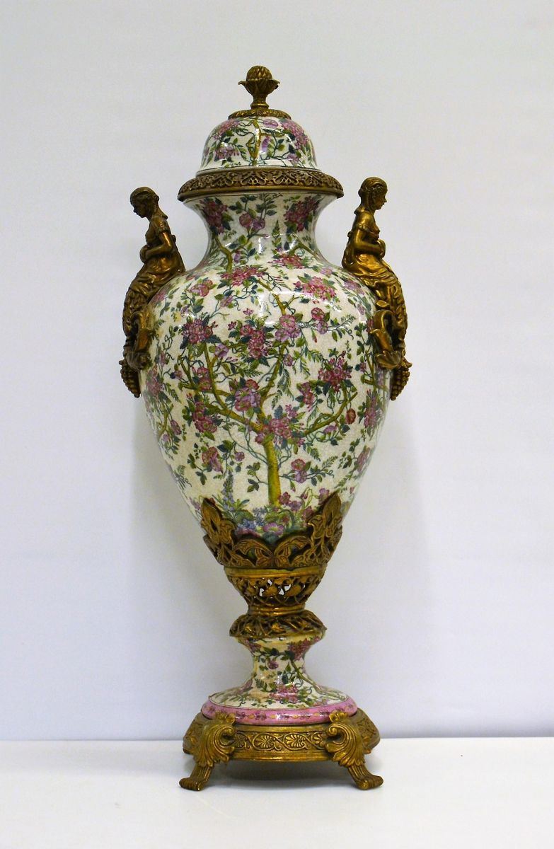 Vaso, Inizi Sec. XX, in Maiolica Decorata