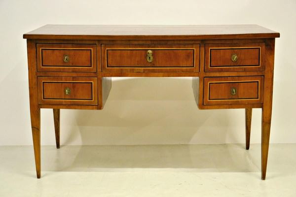 Scrivania, Luigi XVI, lastronata  - Asta GIOIELLI, ARREDI D'ANTIQUARIATO, DIPINTI E SCULTURE - Poggio Bracciolini Casa d'Aste