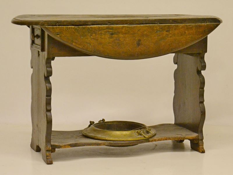 Tavolo a Bandelle, Sec. XVIII, in Castagno, Due Cassetti Laterali, Sittopiano con Braciere,