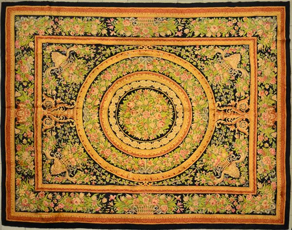 Tappeto, Francia, sec. XX,  - Asta GIOIELLI, ARREDI D'ANTIQUARIATO, DIPINTI E SCULTURE - Poggio Bracciolini Casa d'Aste