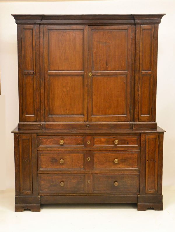 Credenza doppio corpo, sec. XVIII,