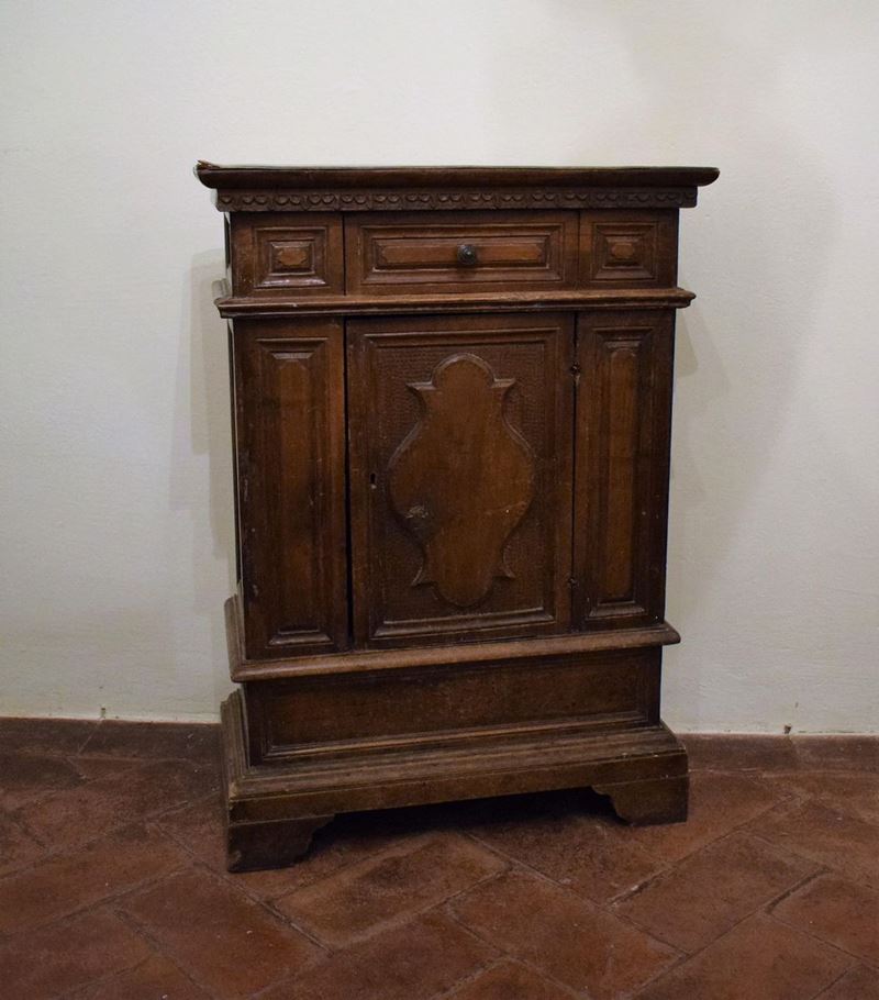 Credenzino, Sec. XVIII, in Noce,