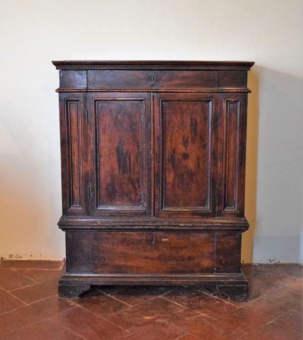 Credenzino, Toscana, sec. XVIII,  - Asta GIOIELLI, ARREDI D'ANTIQUARIATO, DIPINTI E SCULTURE - Poggio Bracciolini Casa d'Aste