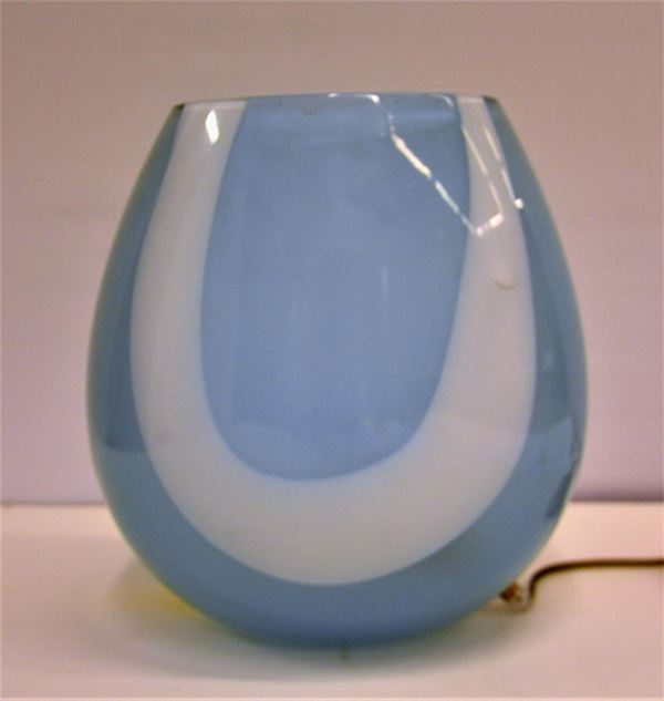 Lampada da tavolo, sec. XX,  - Asta GIOIELLI, ARREDI D'ANTIQUARIATO, DIPINTI E SCULTURE - Poggio Bracciolini Casa d'Aste