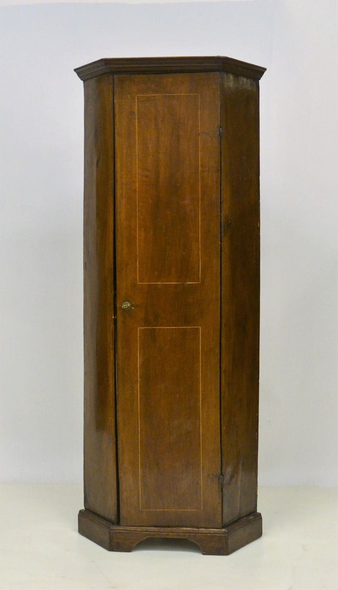 Angoliera, Stile 700, in Noce,