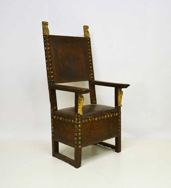 Seggiolone, sec. XVII, in noce,  - Asta GIOIELLI, ARREDI D'ANTIQUARIATO, DIPINTI E SCULTURE - Poggio Bracciolini Casa d'Aste