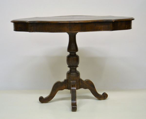 Tavolo a biscotto, sec. XX,  - Asta GIOIELLI, ARREDI D'ANTIQUARIATO, DIPINTI E SCULTURE - Poggio Bracciolini Casa d'Aste