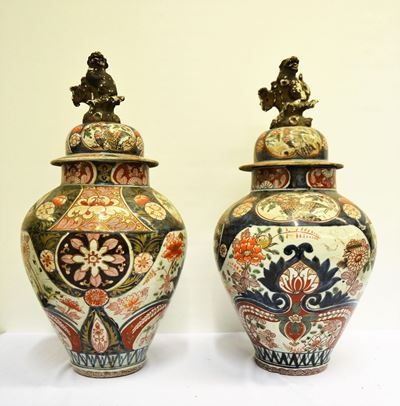 Coppia di Grandi Potiches, Cina, Sec. XIX,