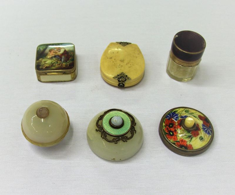 Gruppo di Sei Piccoli Objets De Vertu