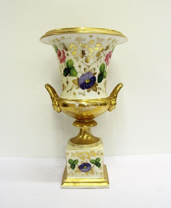 Grande vaso, inizio secolo XIX,  - Asta GIOIELLI, ARREDI D'ANTIQUARIATO, DIPINTI E SCULTURE - Poggio Bracciolini Casa d'Aste