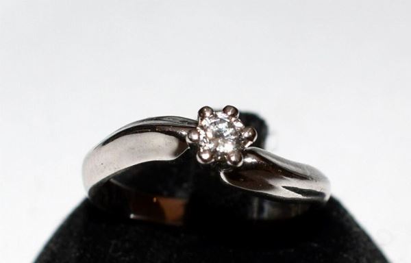 ANELLO IN ORO BIANCO E DIAMANTI
