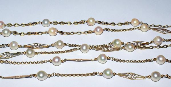 LUNGA COLLANA , IN ORO GIALLO E PERLE