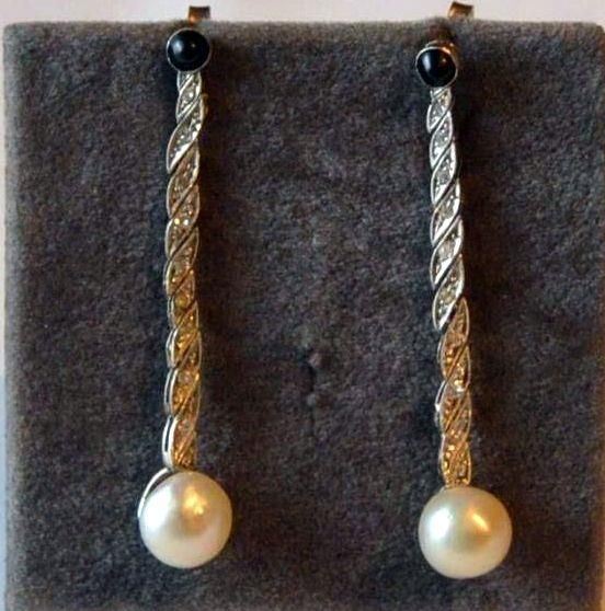 Paio di Orecchini in Oro Bianco, Diamanti