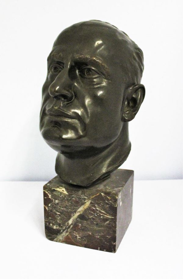 Scultura, sec. XX, in bronzo raffigurante