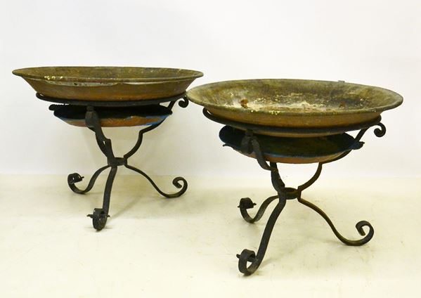 Coppia di bracieri, sec. XX,                                                - Asta GIOIELLI, BENI D'ANTIQUARIATO E DIPINTI DAL XVII AL XX SECOLO - Poggio Bracciolini Casa d'Aste