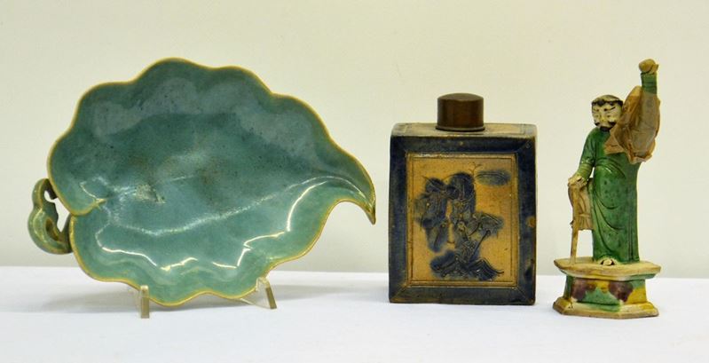 Gruppo di Tre Oggetti in Ceramica Orientale